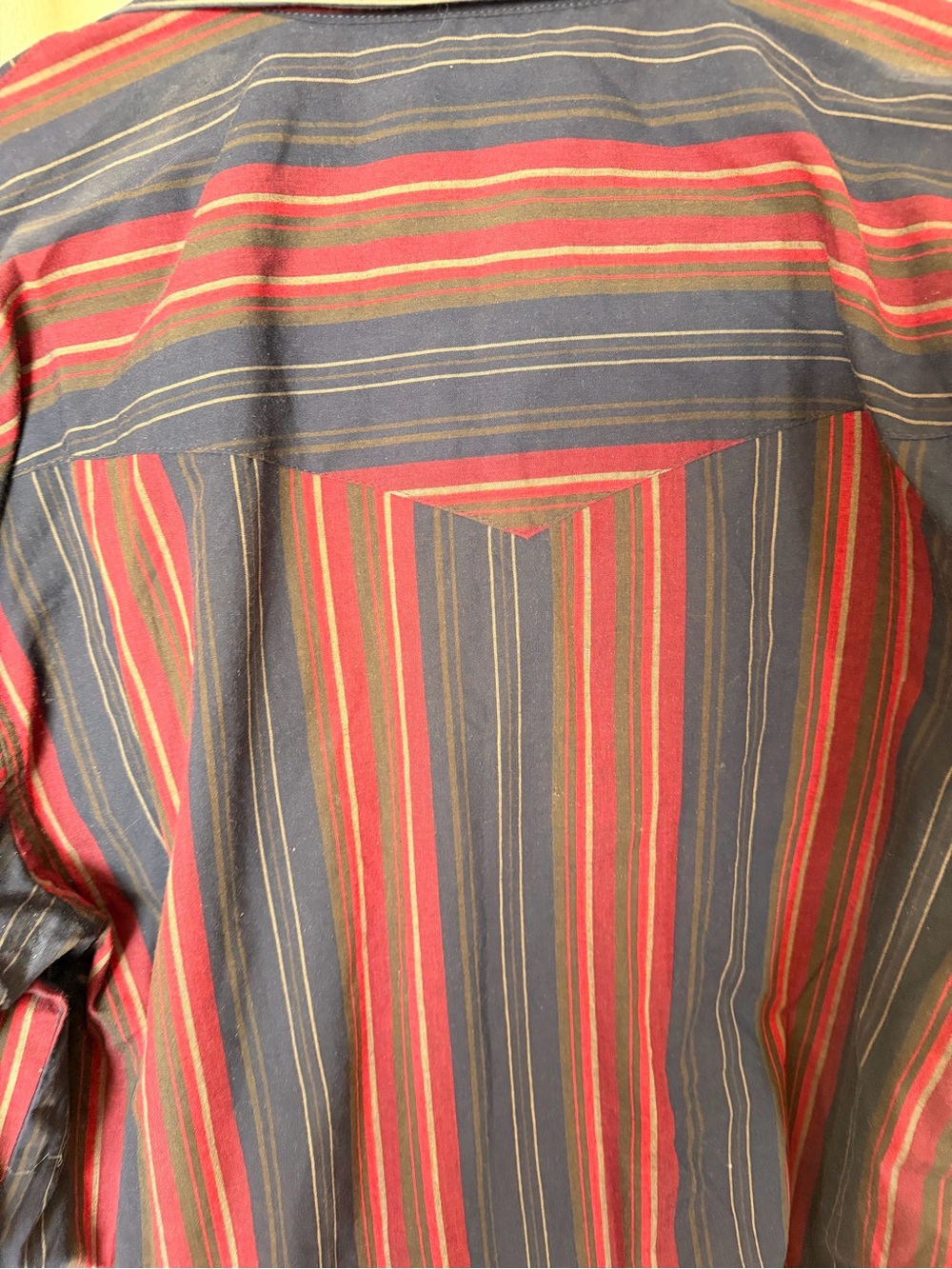 Wrangler button up - Picture 4 of 4